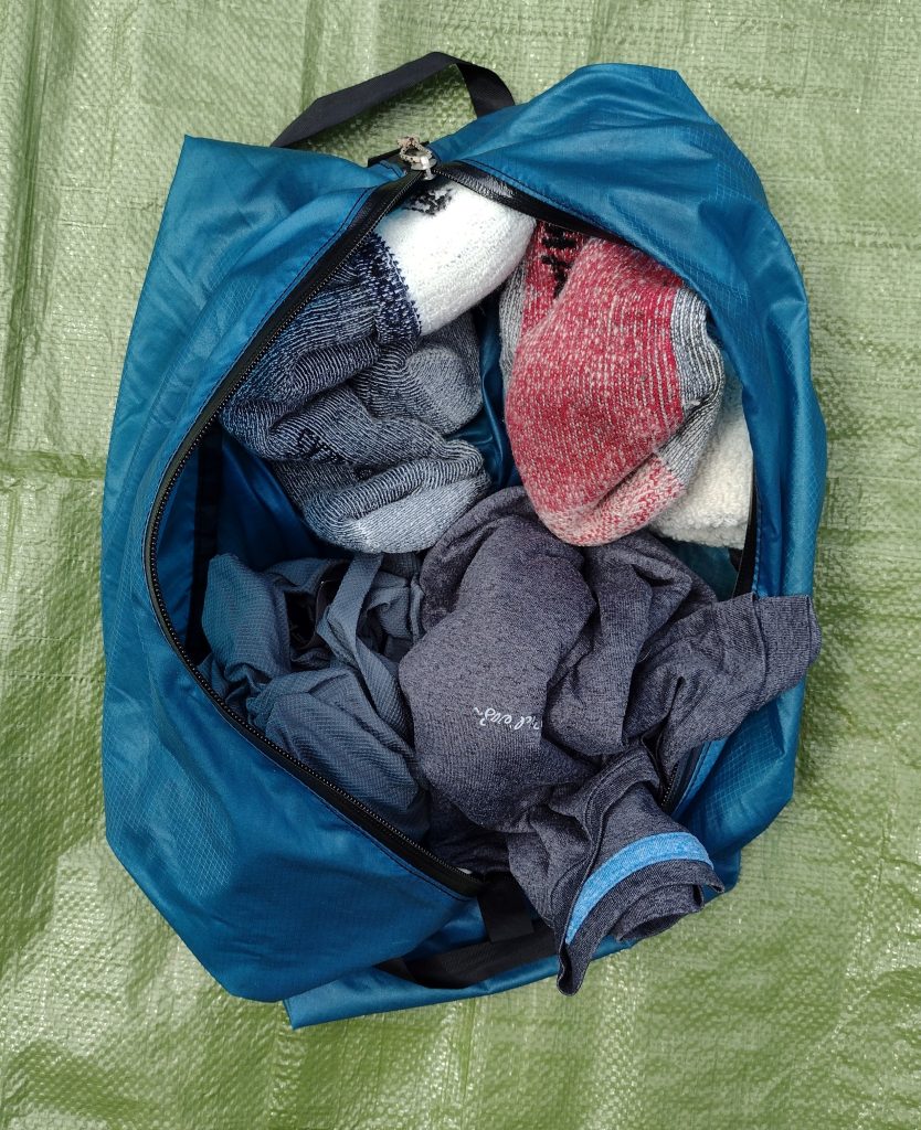 10 Essential Item Extra Clothes